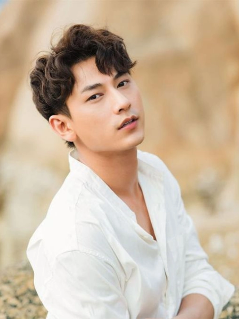 ảnh trai đẹp tóc xoăn