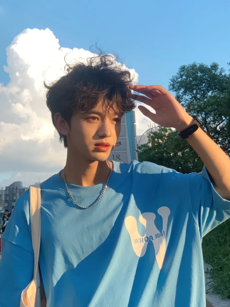 ảnh trai đẹp tóc xoăn