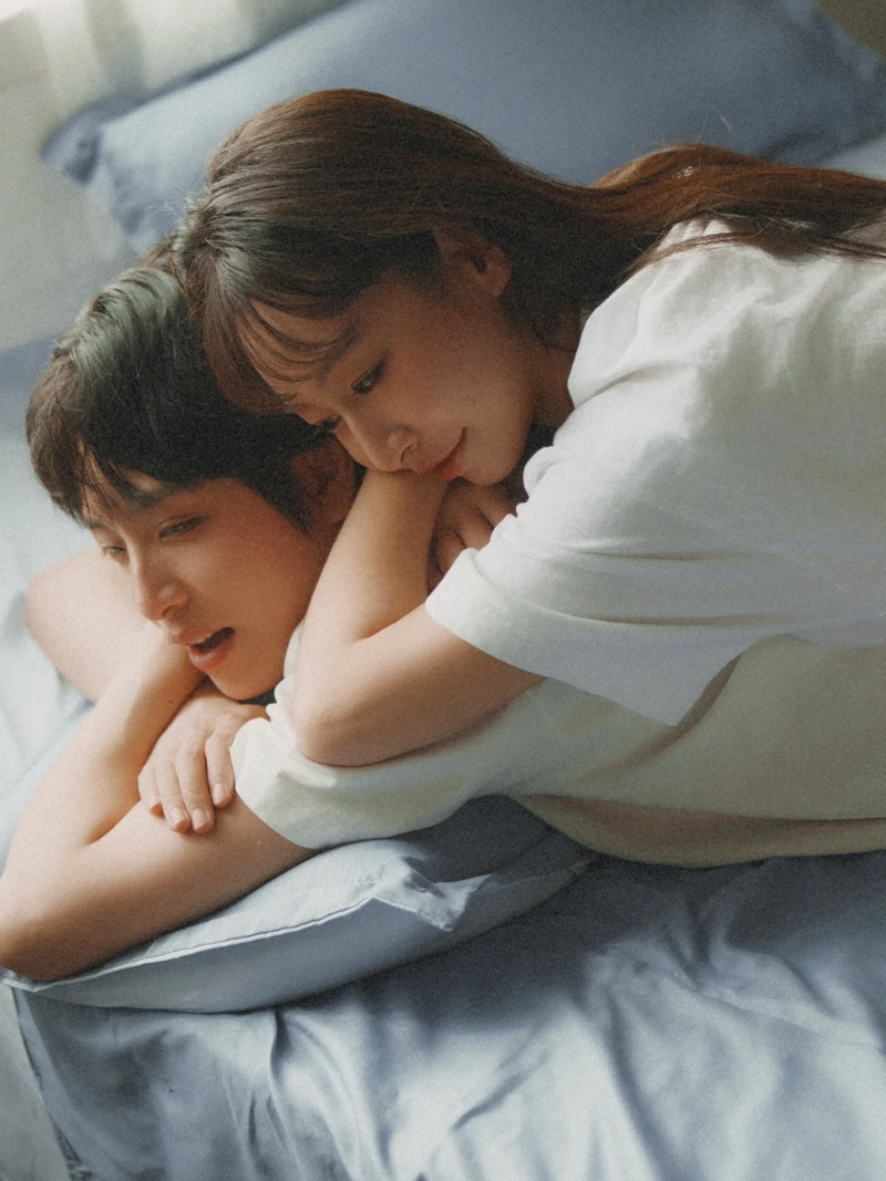 ảnh nằm với gái