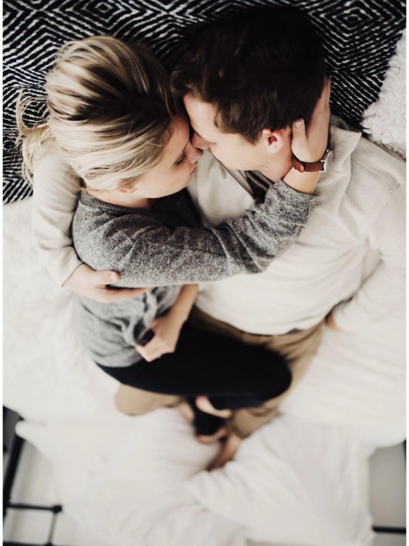 ảnh nằm với gái