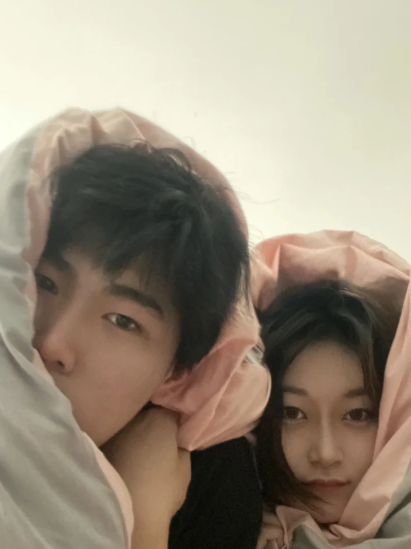 ảnh nằm với gái