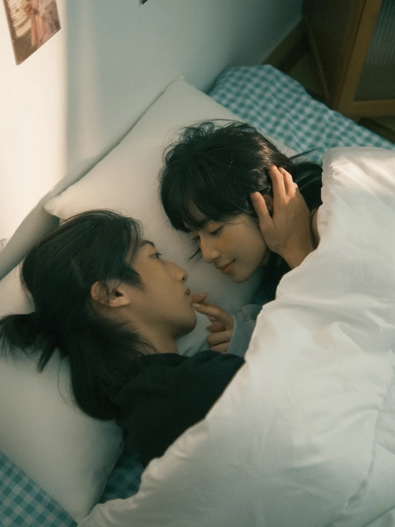 ảnh nằm với gái