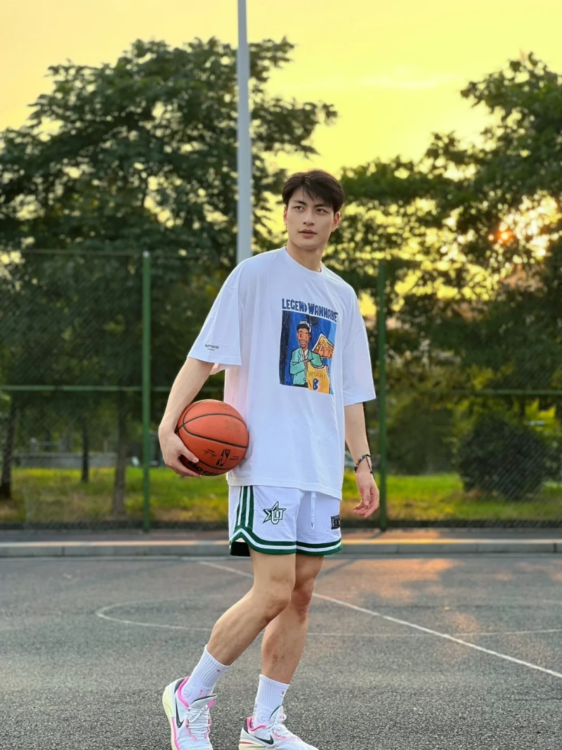 ảnh trai đẹp chơi bóng rổ