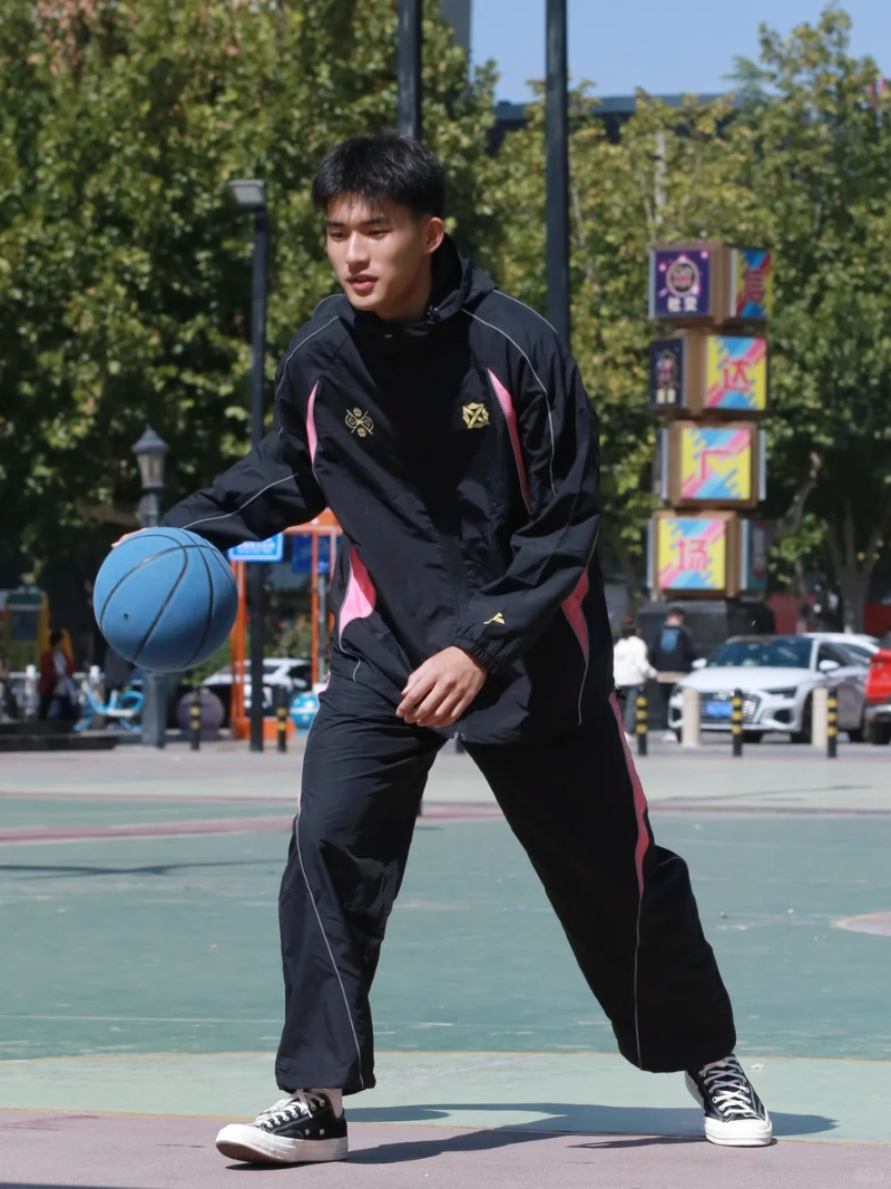 ảnh trai đẹp chơi bóng rổ