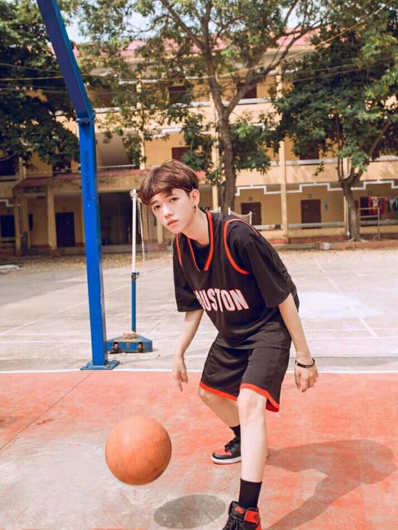 ảnh trai đẹp chơi bóng rổ