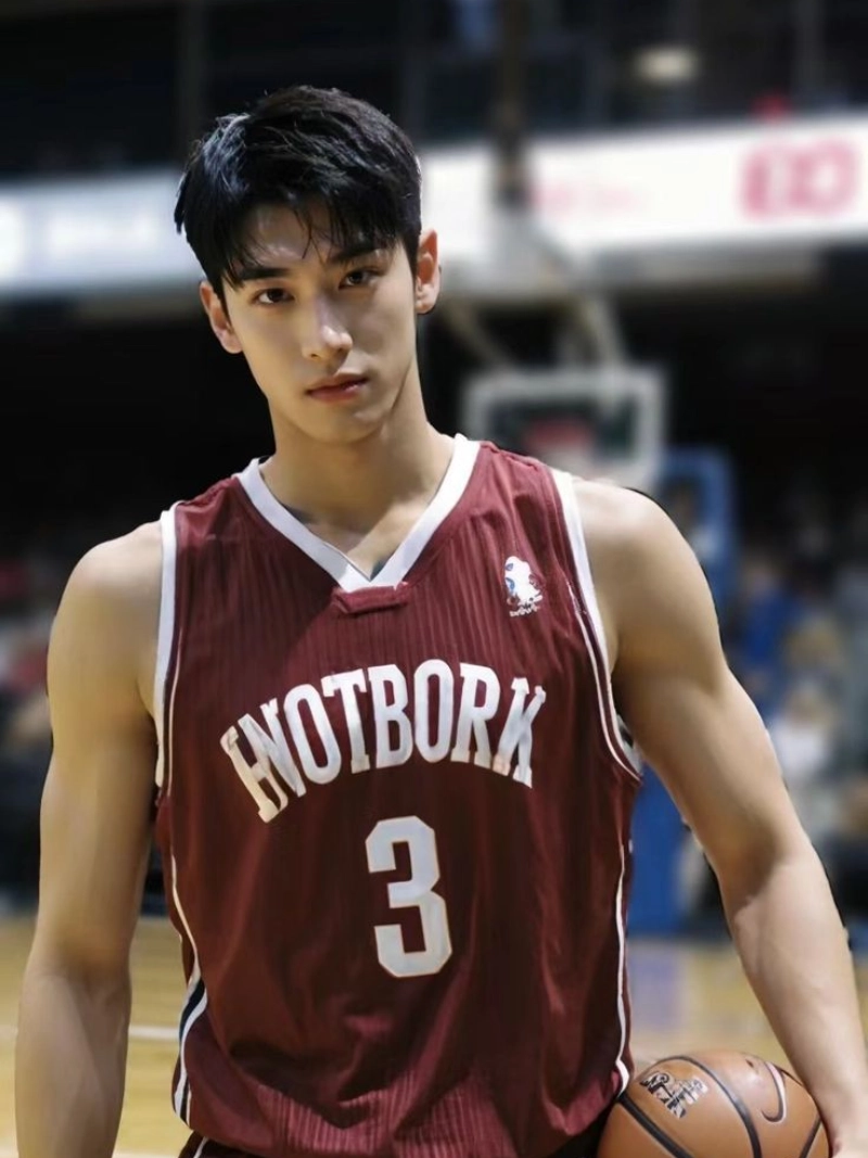 ảnh trai đẹp chơi bóng rổ