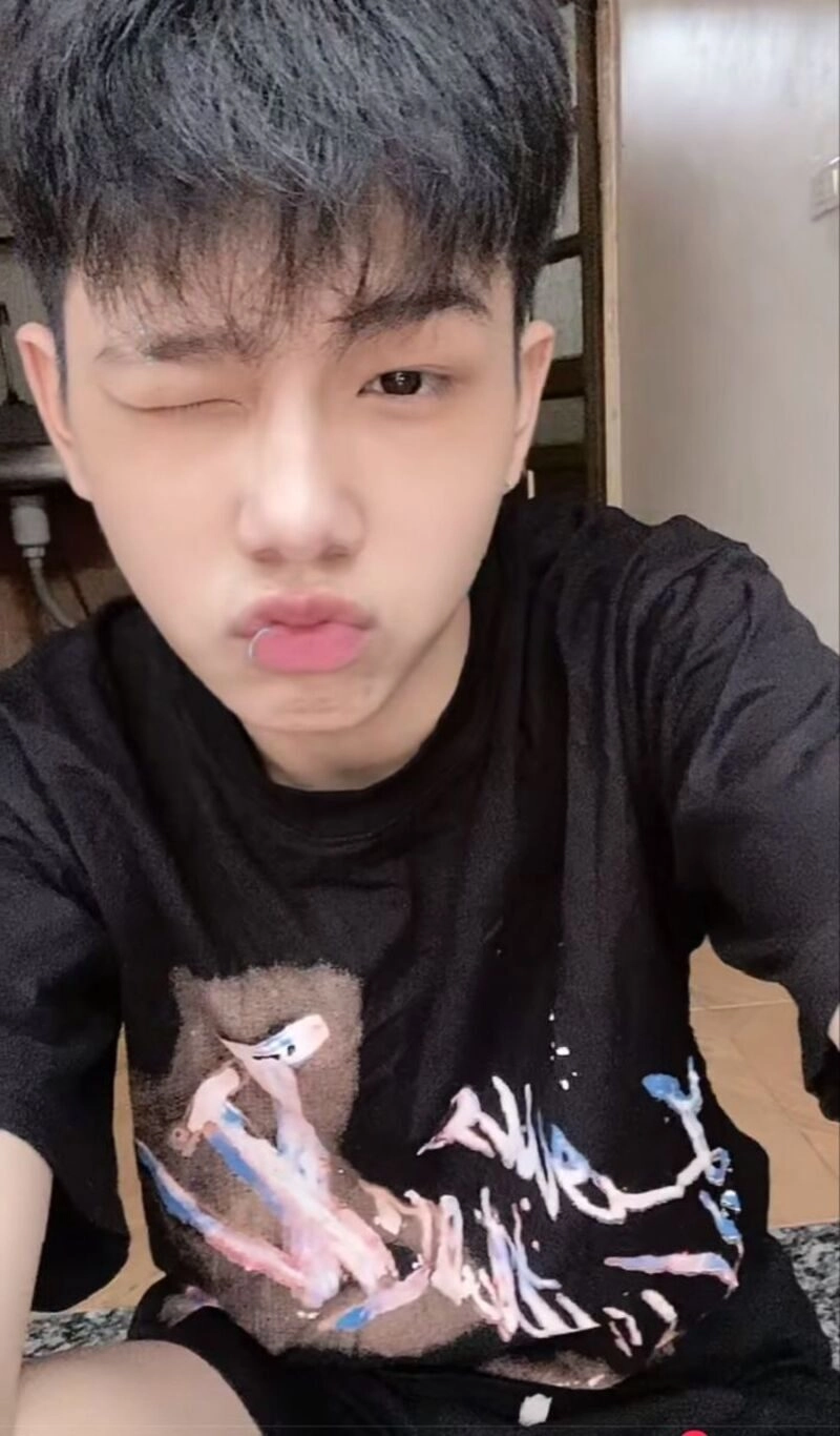 ảnh trai đẹp chu mỏ