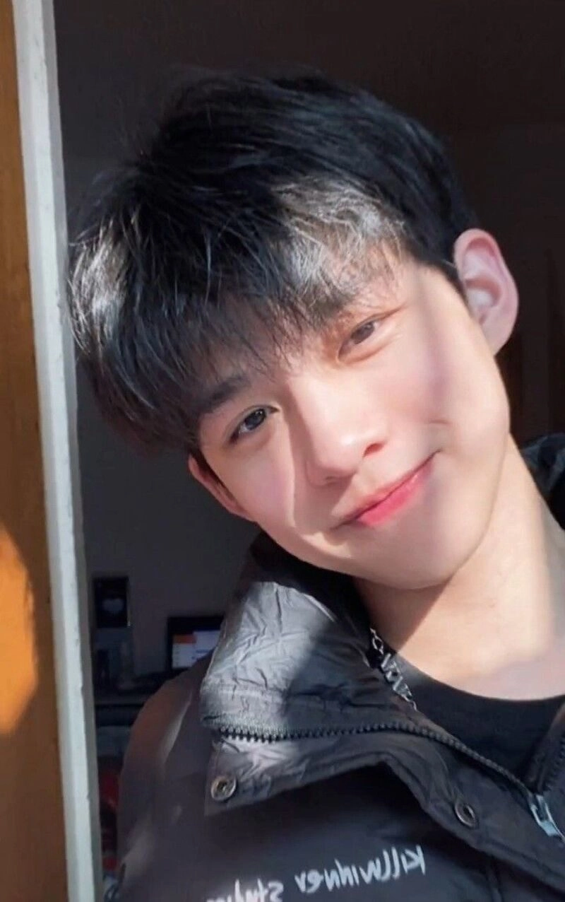 ảnh trai đẹp chụp cam thường