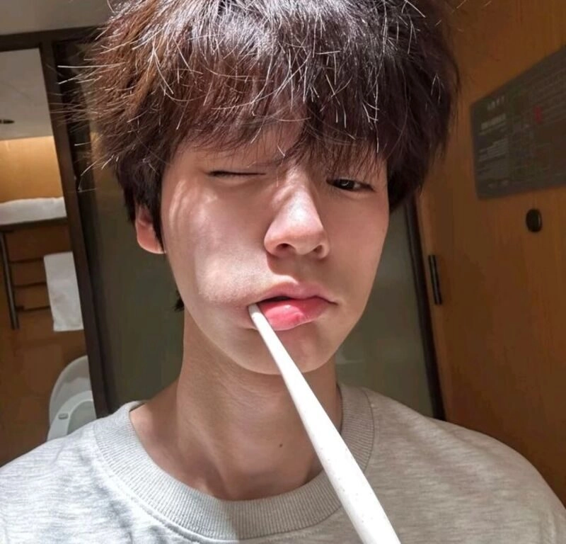 ảnh trai đẹp chụp cam thường