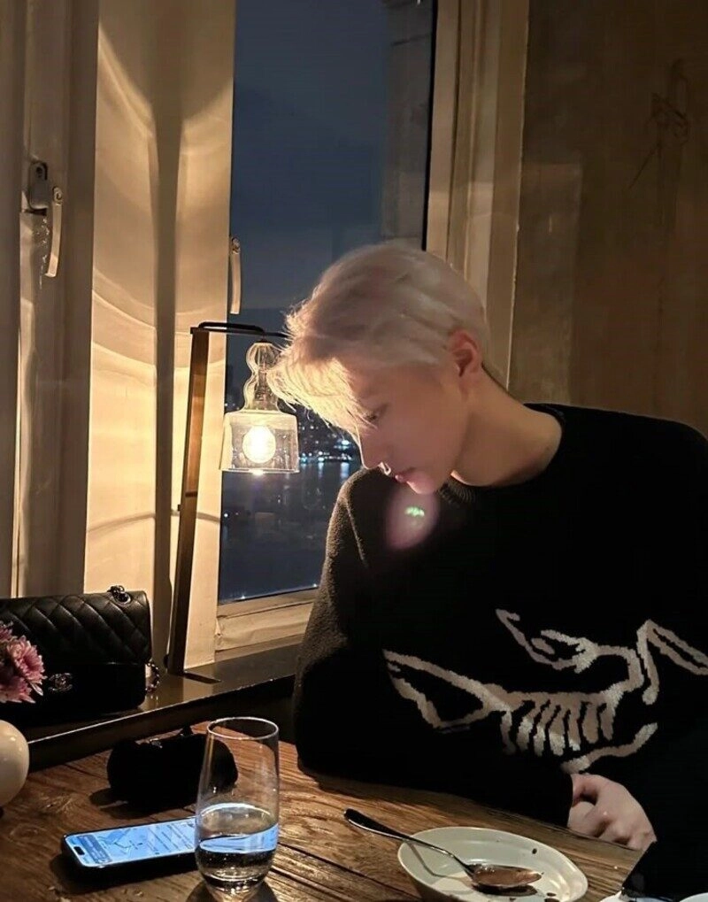 ảnh trai đẹp tóc xoăn