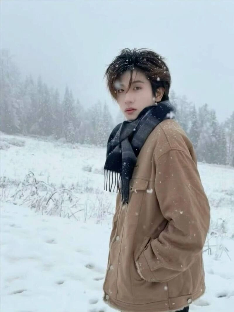 filter ảnh trai đẹp chụp bằng instagram ngoài trời