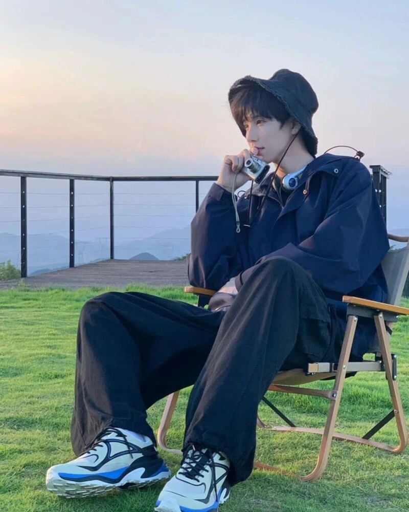 filter ảnh trai đẹp chụp bằng instagram ngoài trời