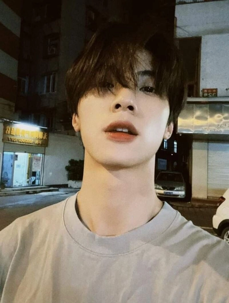 tư thế chụp hình nam đẹp