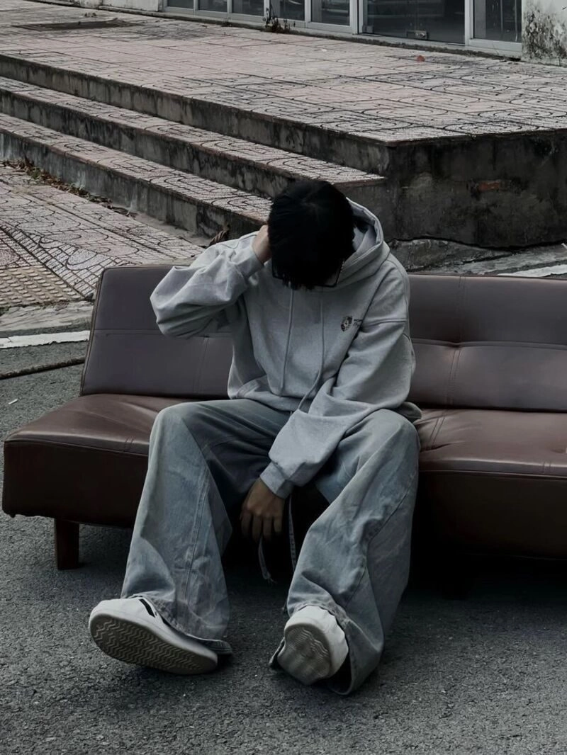 tư thế ngồi chụp ảnh đẹp cho nam